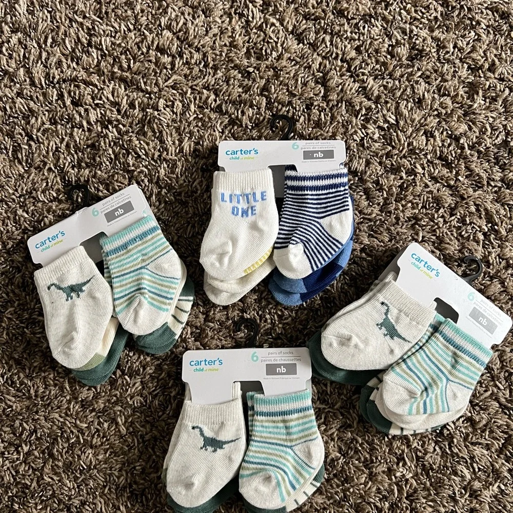 Carter's Newborn Sock 5‑Pack in White, Blue, Green - Picture 3 of 4